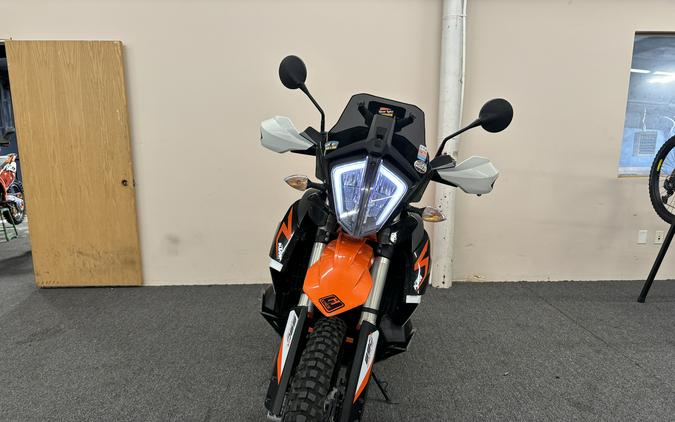 2021 KTM Adventure 890 R