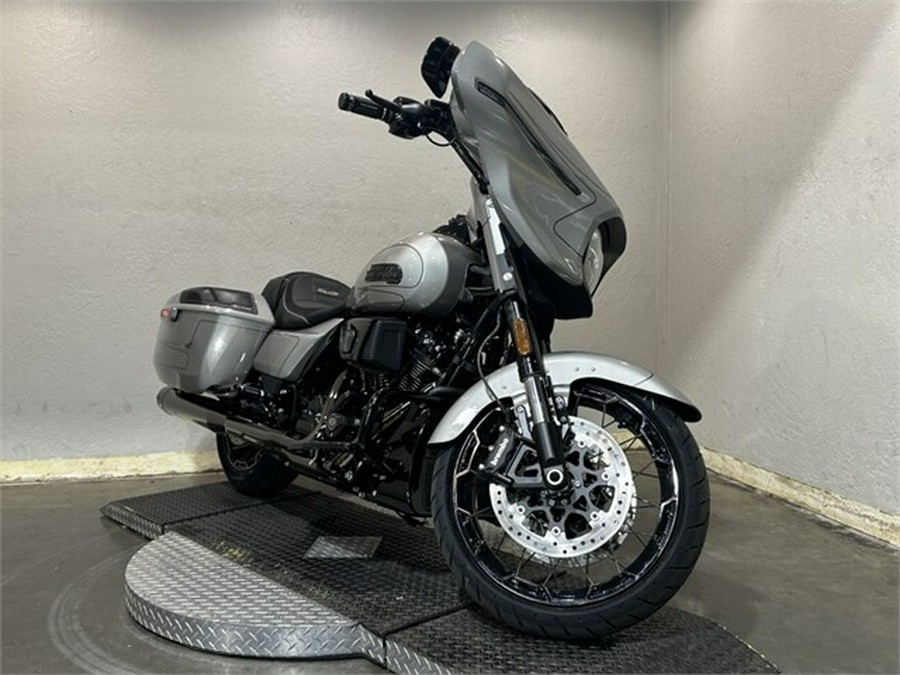 Harley-Davidson CVO™ Street Glide 2023 FLHXSE 84375609 DARK PLATINUM