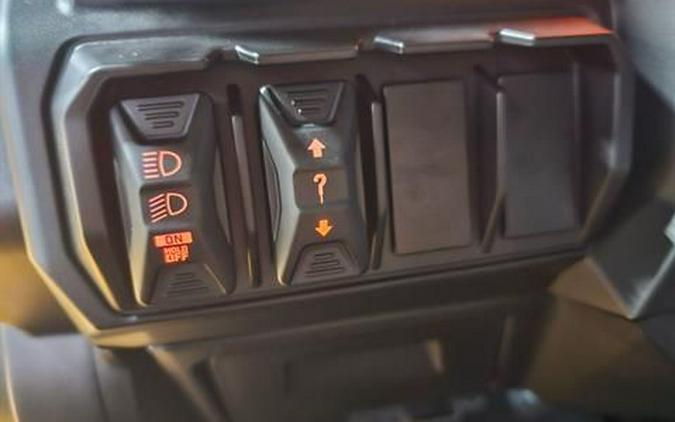 2026 Can-Am Defender MAX Lone Star HD11