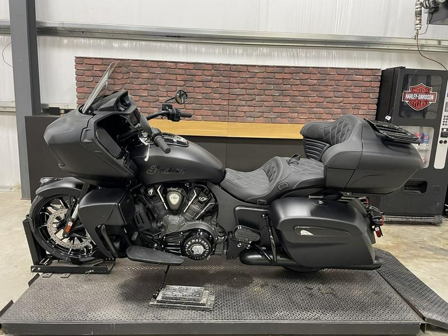 2024 Indian Motorcycle® Pursuit® Dark Horse® Black Smoke