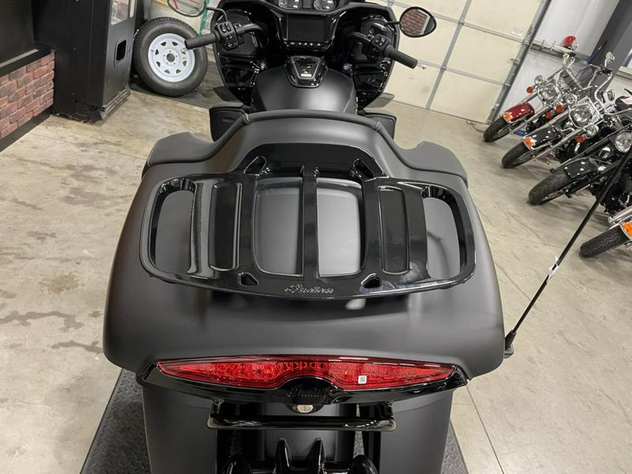 2024 Indian Motorcycle® Pursuit® Dark Horse® Black Smoke