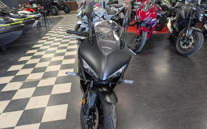 2026 Honda® CBR650R E-Clutch