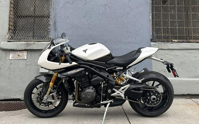 2022 Triumph Speed Triple 1200 RR Crystal White Storm Grey