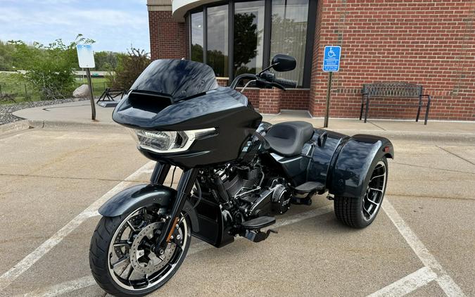 2026 Harley-Davidson Road Glide 3 Iron Horse Metallic
