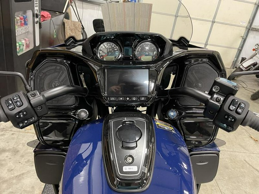 2024 Indian Motorcycle® Pursuit® Dark Horse® with PowerBand Audio Package Springfield Blue