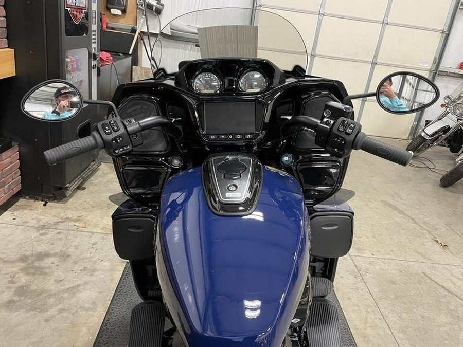 2024 Indian Motorcycle® Pursuit® Dark Horse® with PowerBand Audio Package Springfield Blue