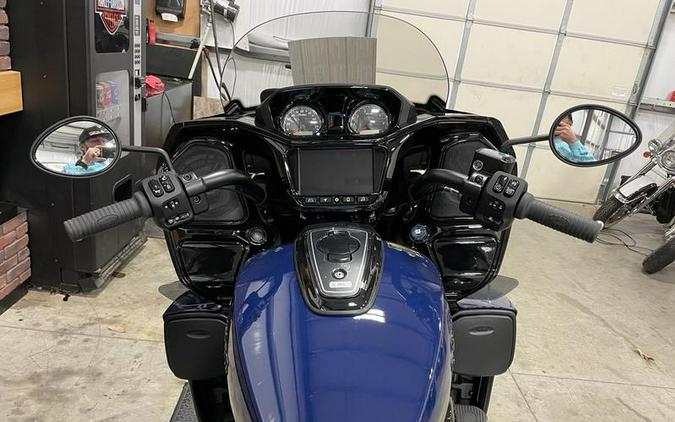 2024 Indian Motorcycle® Pursuit® Dark Horse® with PowerBand Audio Package Springfield Blue