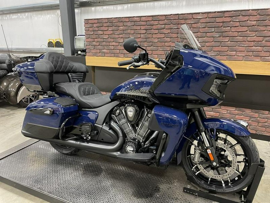 2024 Indian Motorcycle® Pursuit® Dark Horse® with PowerBand Audio Package Springfield Blue