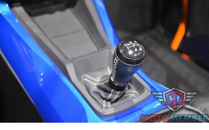 2024 Slingshot R MANUAL