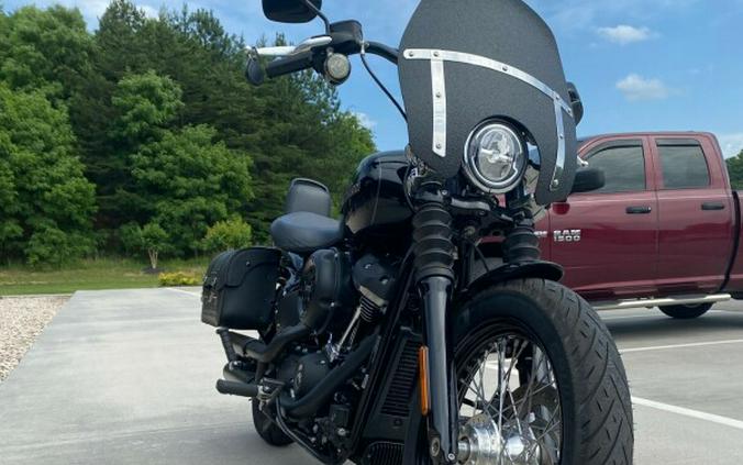 2019 Harley-Davidson Street Bob Vivid Black