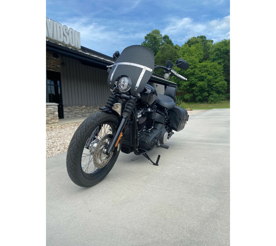 2019 Harley-Davidson Street Bob Vivid Black