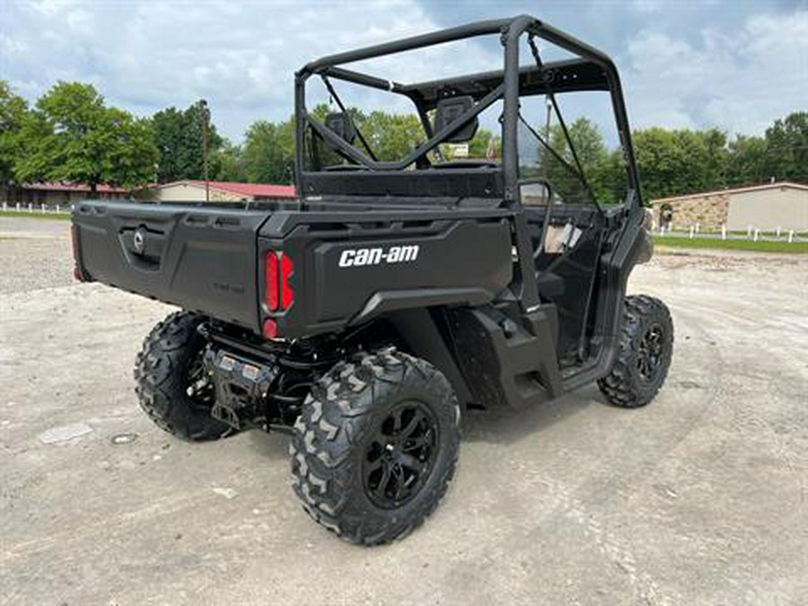 2024 Can-Am Defender DPS HD7