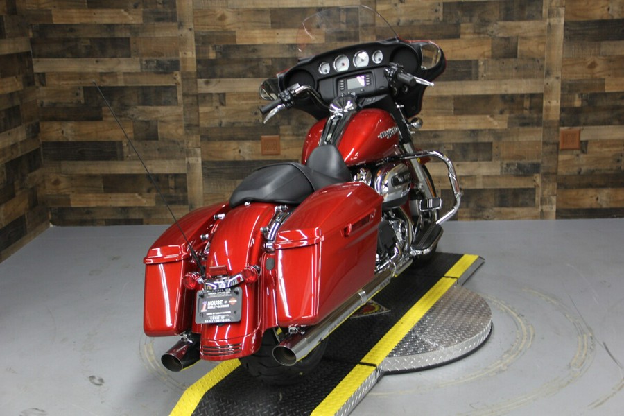 2019 Harley-Davidson Street Glide Wicked Red