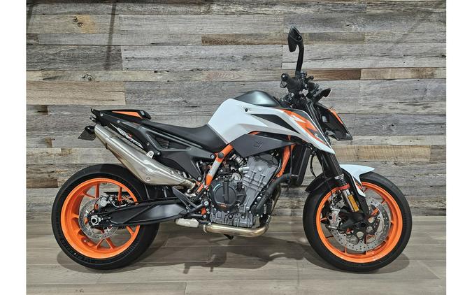 2021 KTM 890 DUKE R