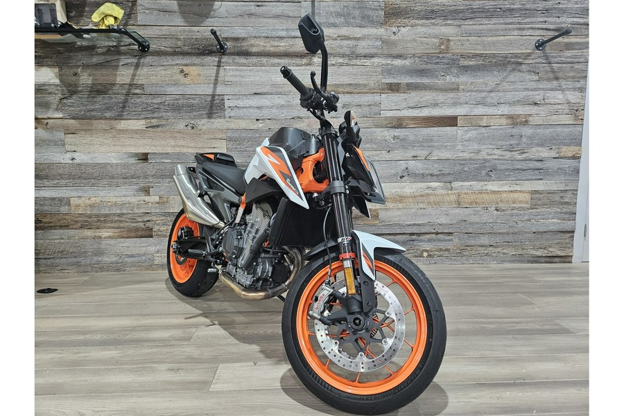 2021 KTM 890 DUKE R