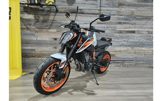 2021 KTM 890 DUKE R