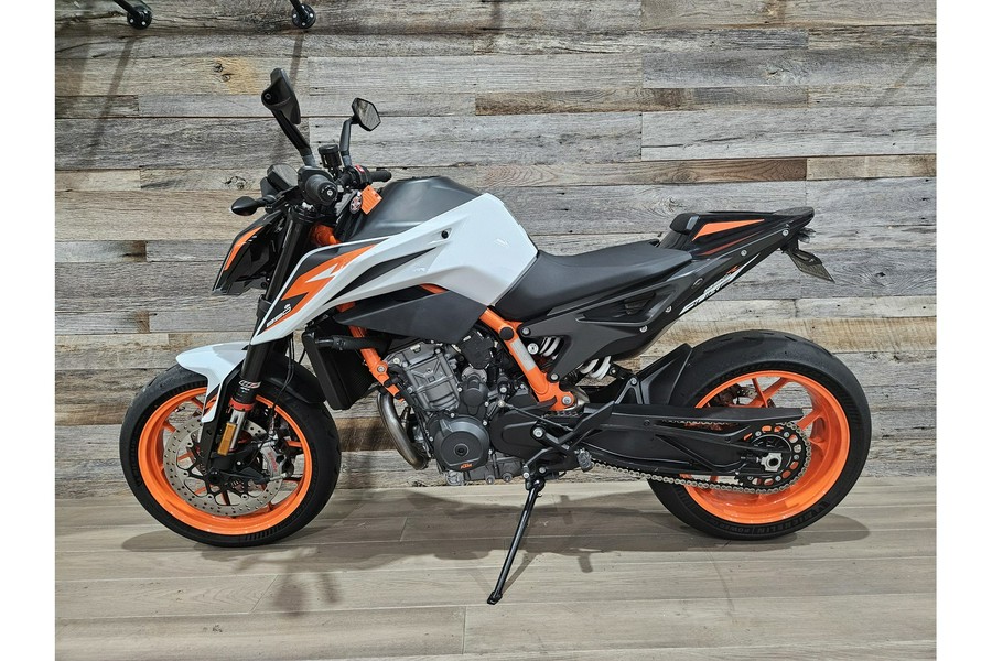 2021 KTM 890 DUKE R