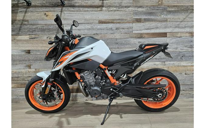 2021 KTM 890 DUKE R