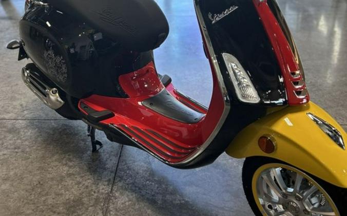 2023 Vespa Primavera 150 Disney Mickey Mouse Edition