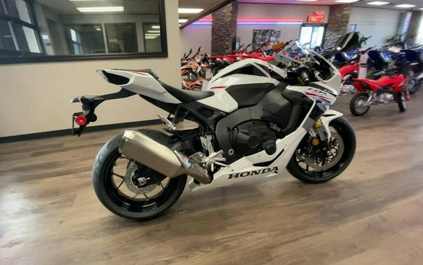 2026 Honda® CBR1000RAT