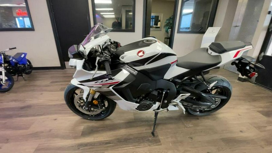 2026 Honda® CBR1000RAT