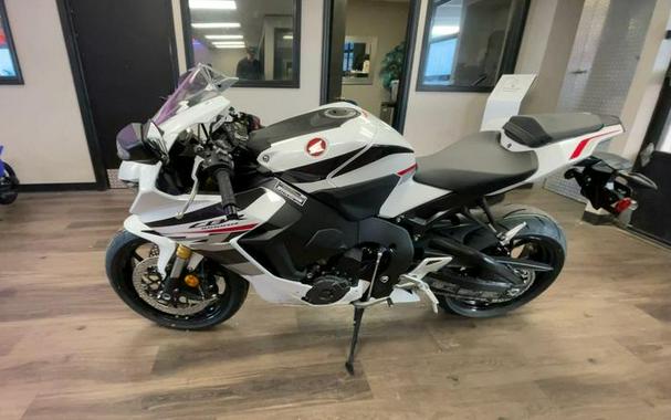 2026 Honda® CBR1000RAT