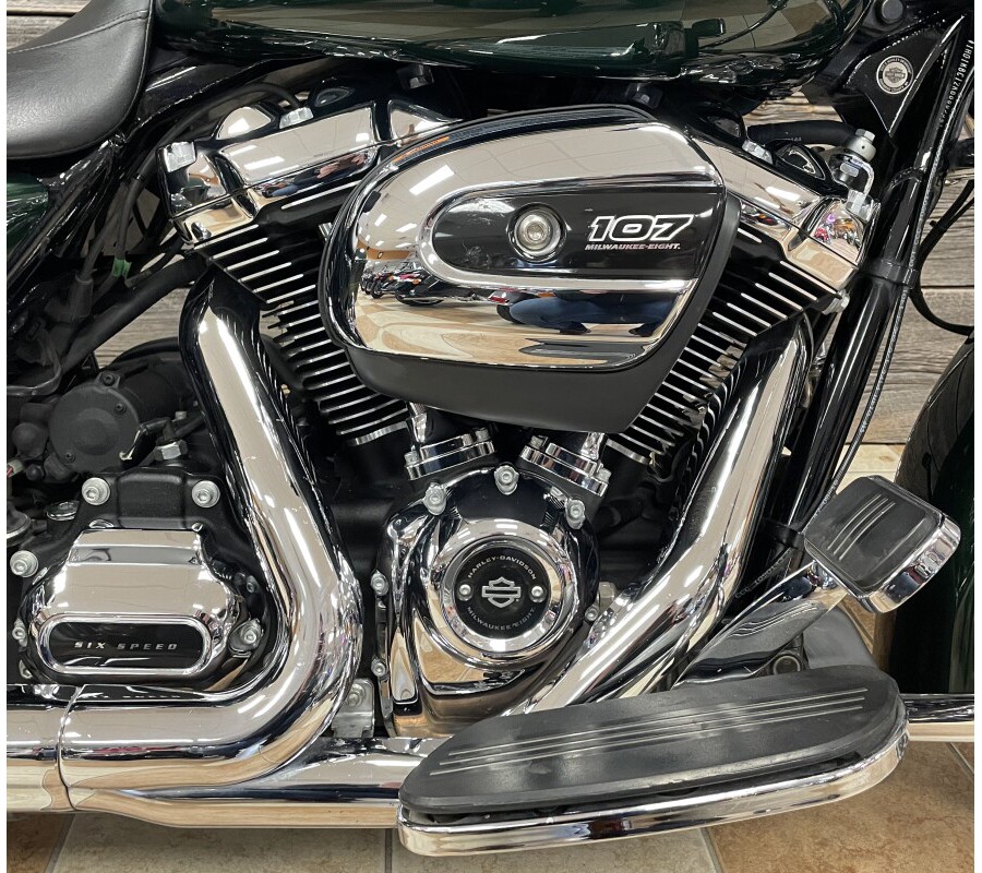 2019 Harley-Davidson Street Glide Kinetic Green