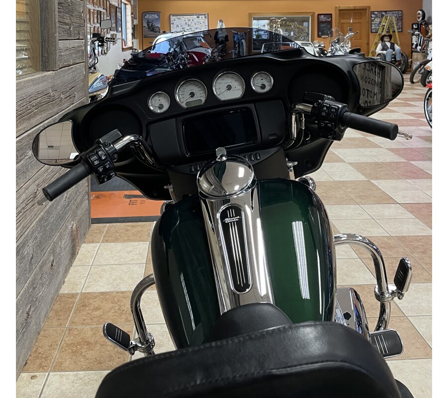 2019 Harley-Davidson Street Glide Kinetic Green