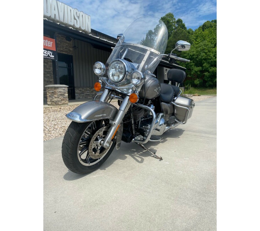 2016 Harley-Davidson Road King Billet Silver