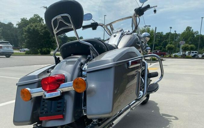 2016 Harley-Davidson Road King Billet Silver