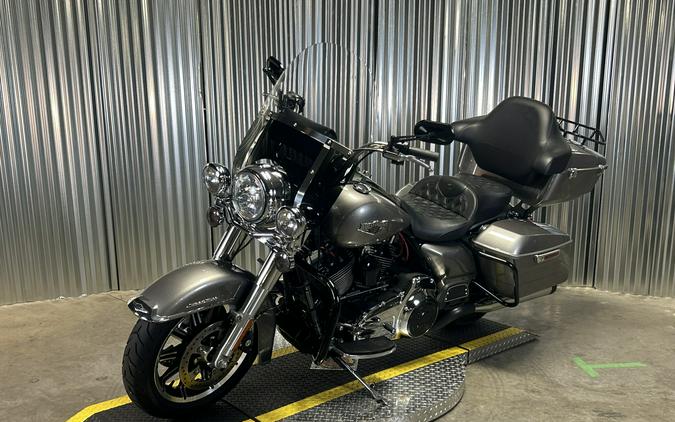 2016 Harley-Davidson Road King Billet Silver