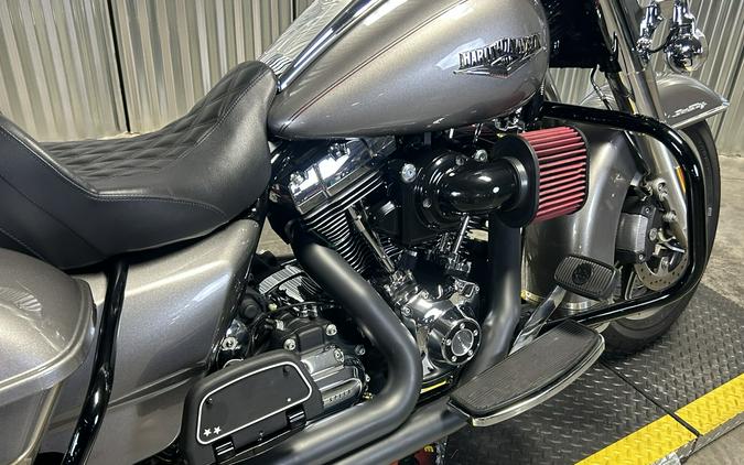 2016 Harley-Davidson Road King Billet Silver