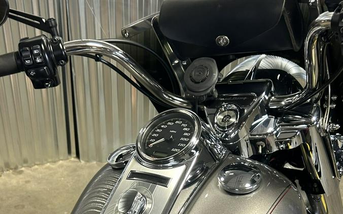 2016 Harley-Davidson Road King Billet Silver
