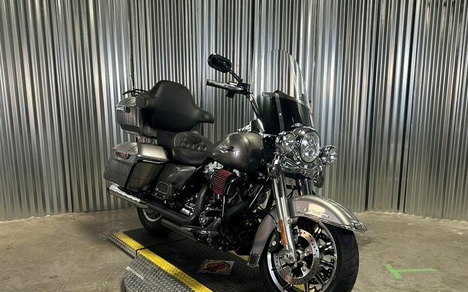 2016 Harley-Davidson Road King Billet Silver