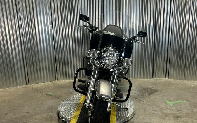 2016 Harley-Davidson Road King Billet Silver