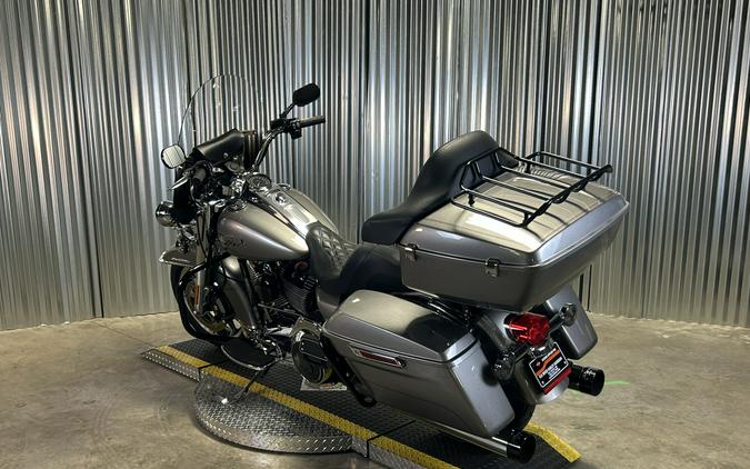 2016 Harley-Davidson Road King Billet Silver
