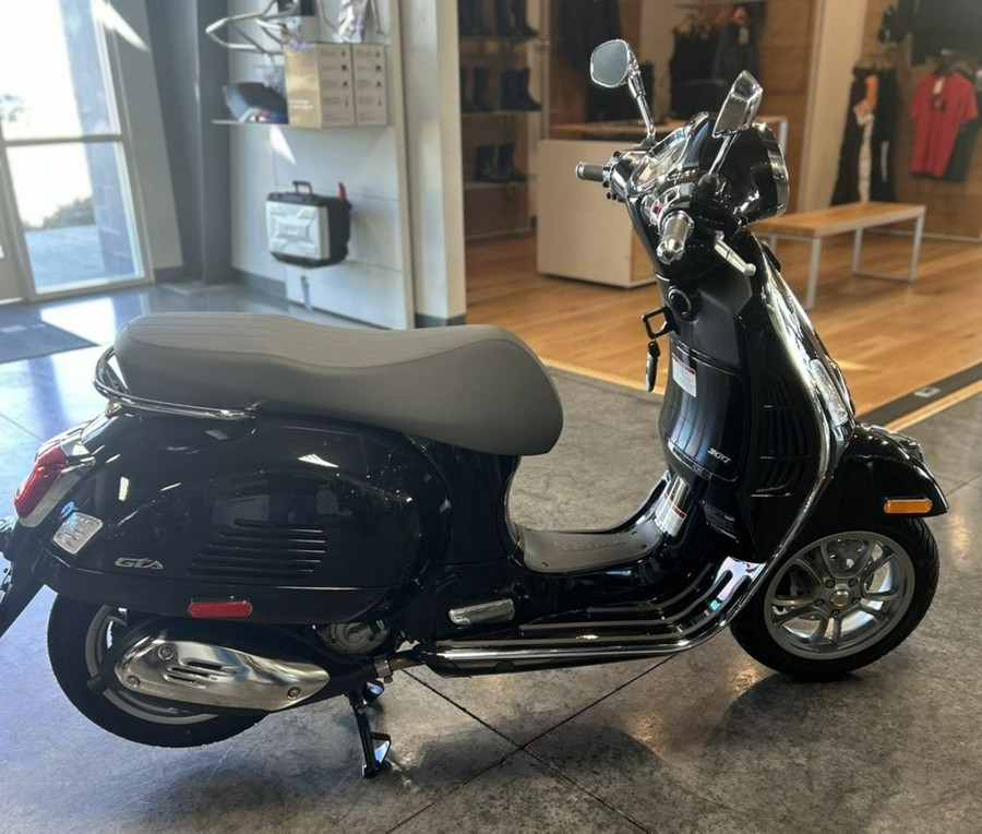 2023 Vespa GTS 300