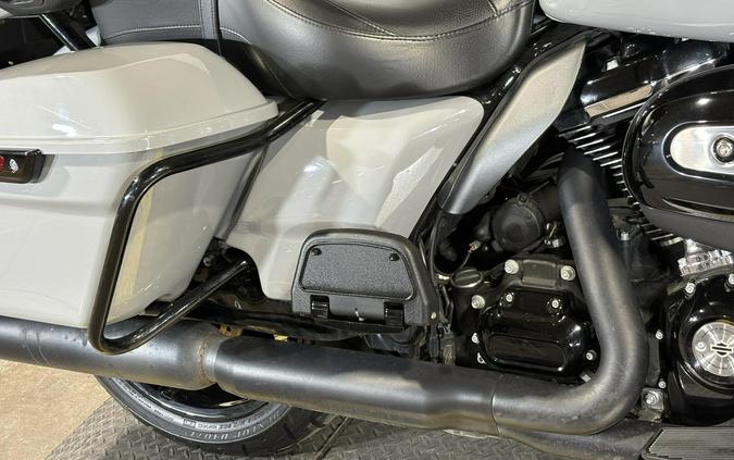 2024 Harley-Davidson® Ultra Limited Billiard Gray Trim Black