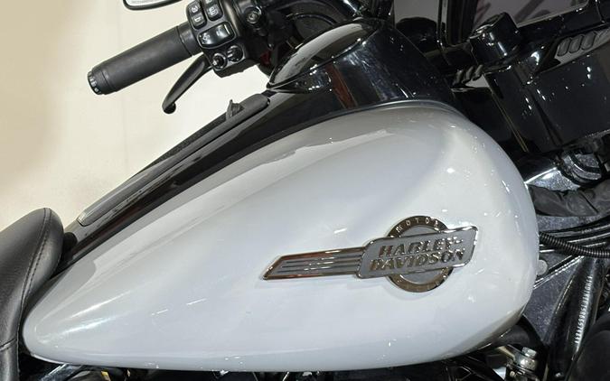 2024 Harley-Davidson® Ultra Limited Billiard Gray Trim Black