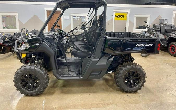 2023 Can-Am® Defender XT HD10