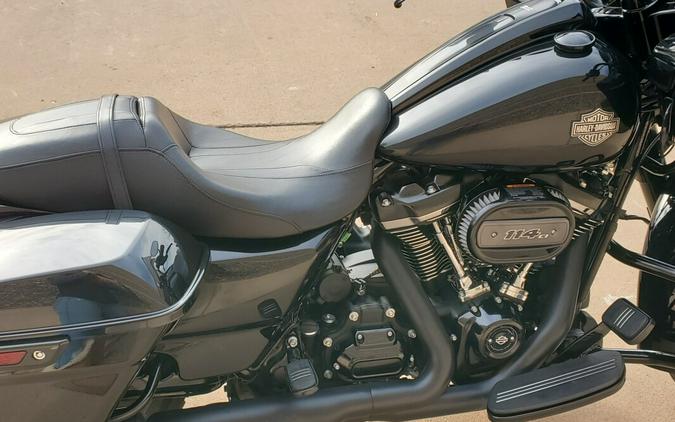 2021 Harley-Davidson Road Glide Special Vivid Black - Black Finish