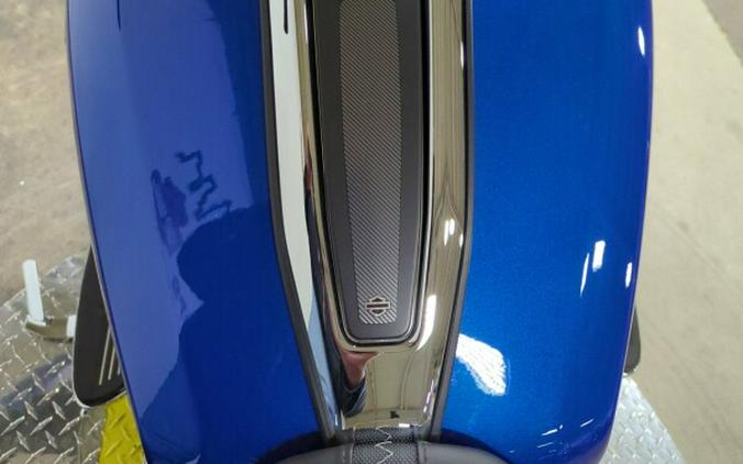 2024 Harley-Davidson® Street Glide® Blue Burst – Chrome Finish