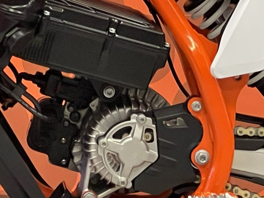 2023 KTM SX-E 3