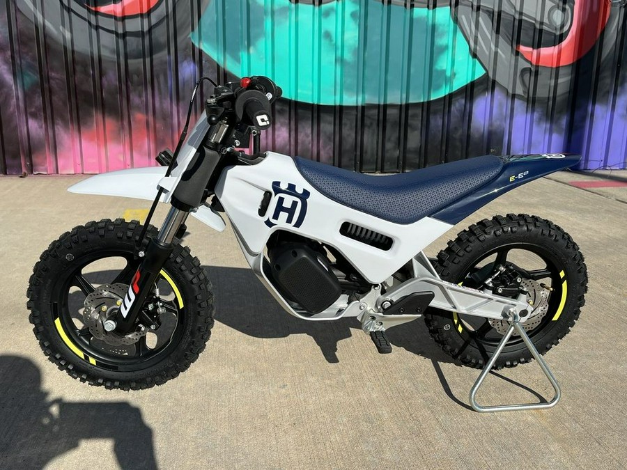 2024 Husqvarna® EE 2