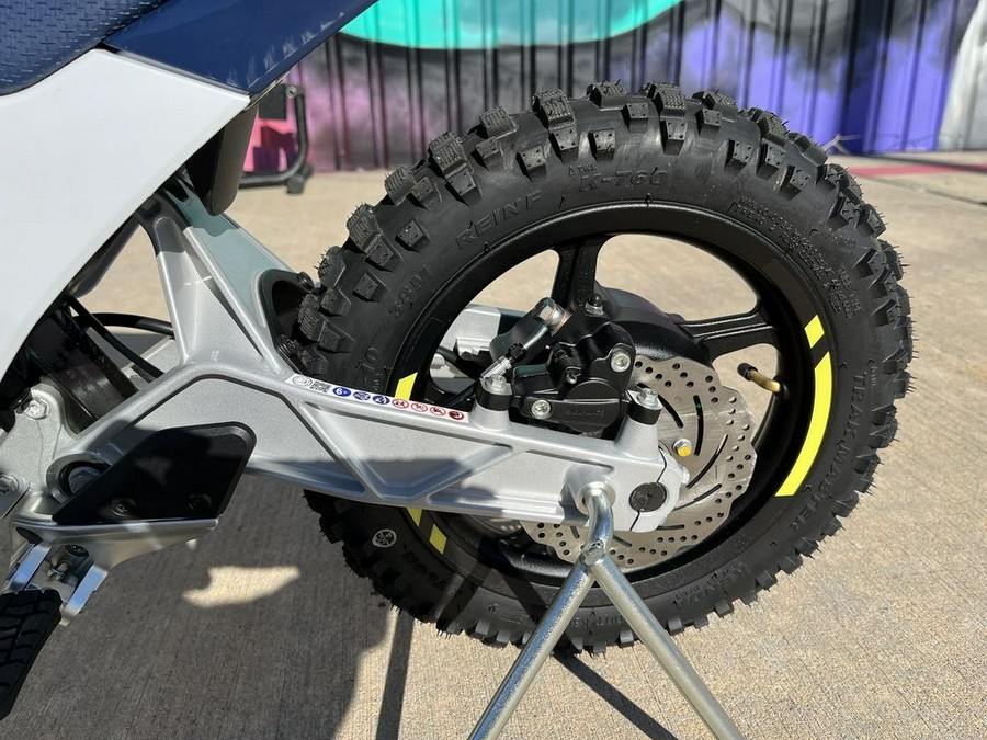 2024 Husqvarna® EE 2