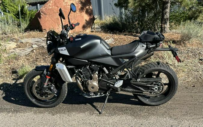 2025 Husqvarna Motorcycles SVARTPILEN 801