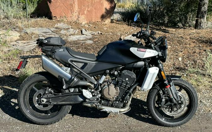 2025 Husqvarna Motorcycles SVARTPILEN 801