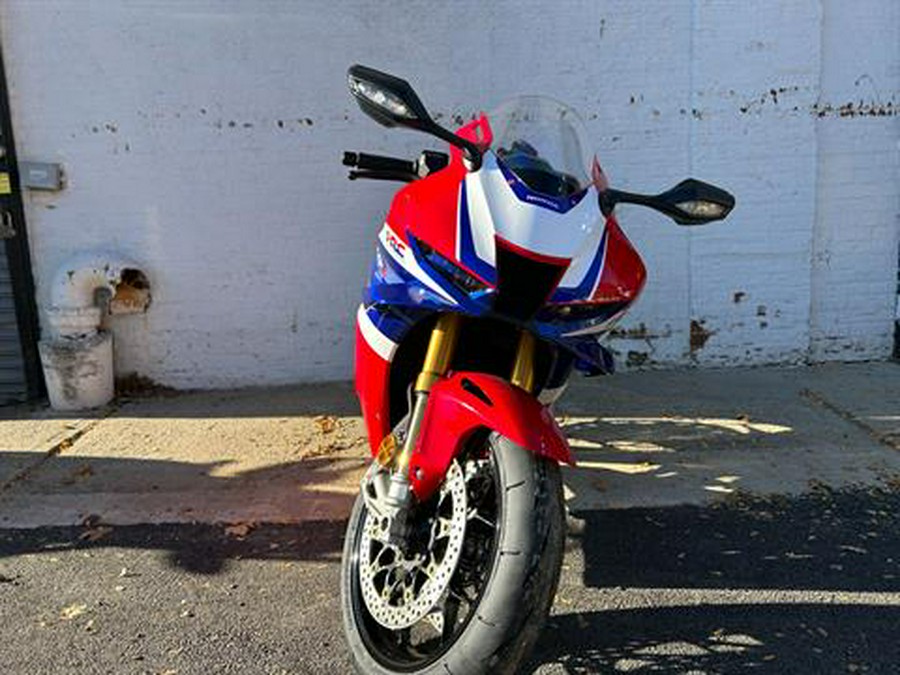 2025 Honda CBR1000RR-R Fireblade SP