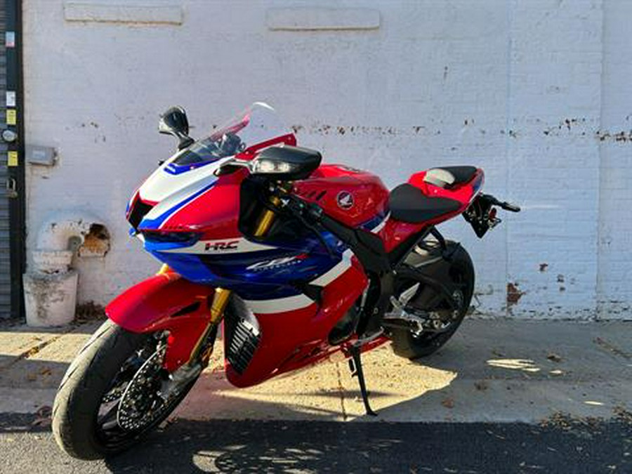 2025 Honda CBR1000RR-R Fireblade SP