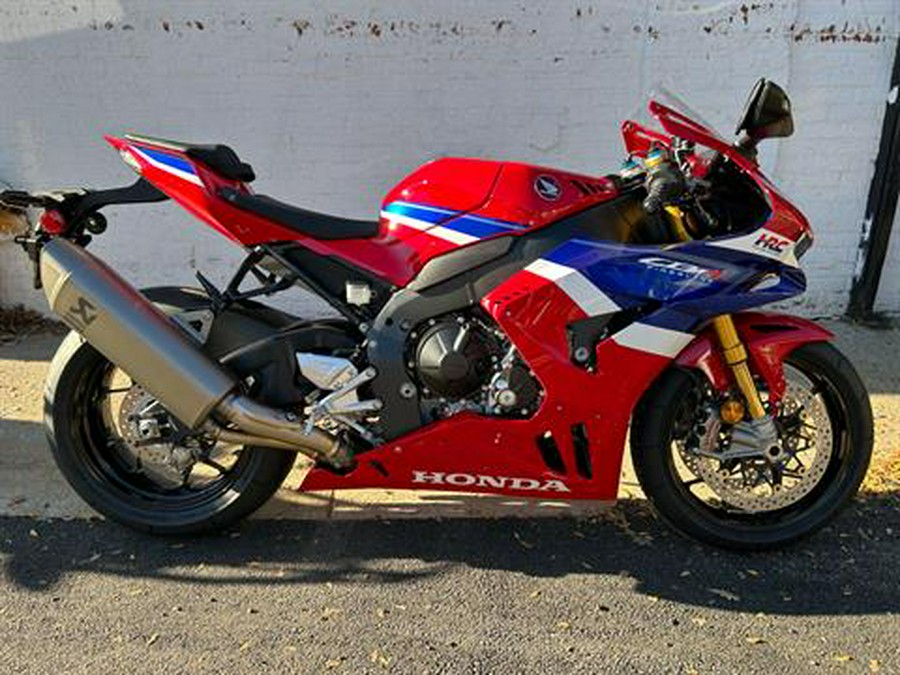 2025 Honda CBR1000RR-R Fireblade SP